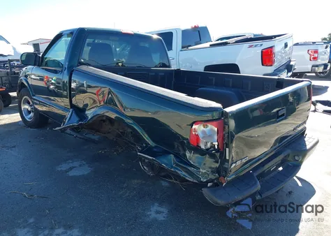 2002 Chevrolet S-10 Ls z USA, uszkodzony, nr VIN 1GCCS145628101373